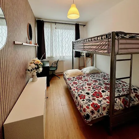 Maison 10 Couchages Avec 4 Proche De Forest National 度假居 布鲁塞尔