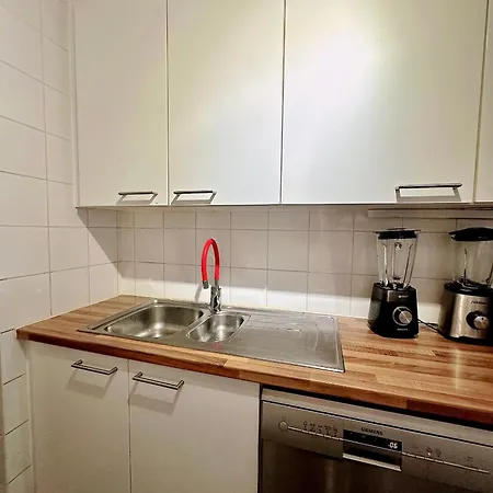 3 Personnes Avec Salle De Bain Privee Proche Gare Du Midi *