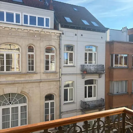 Cosy In Near Chatelain Brussels