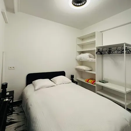 Charming 1 Bedroom With Terrace Apartman *