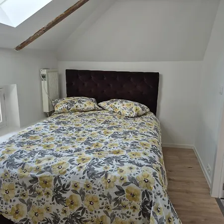 Les Pieds A La Grand Place شقة