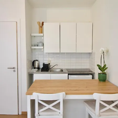 Very Place Stephanie *