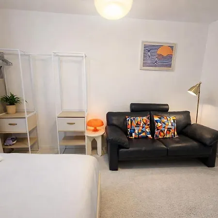 Modern Laeken 아파트 *