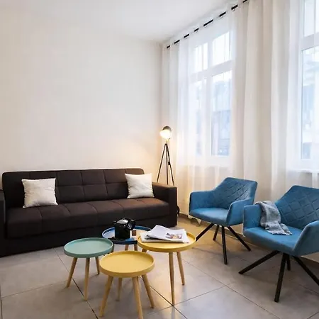 Spacious 2br Near Grand Place#2 *