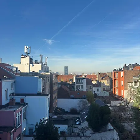 Cosy In Near Chatelain Apartment *