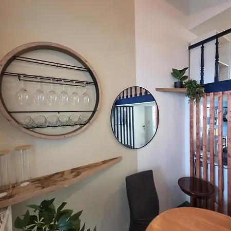 アパート Industrial-style Loft With Mezzanine Bedroom In Prime Area *