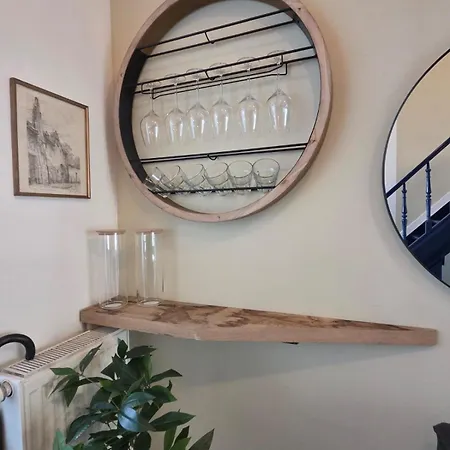 Industrial-style Loft With Mezzanine Bedroom In Prime Area Brüsszel