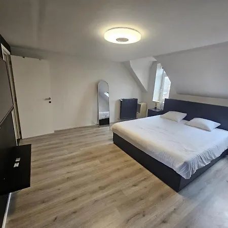 Luxury Triplex Stylish 2br In Appartement *