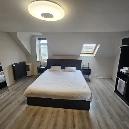 Luxury Triplex Stylish 2br In Appartement *