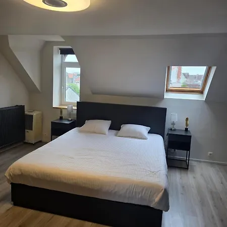 شقة Luxury Triplex Stylish 2br In بروكسل