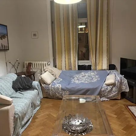 In Maison De Metre In Etterbeek