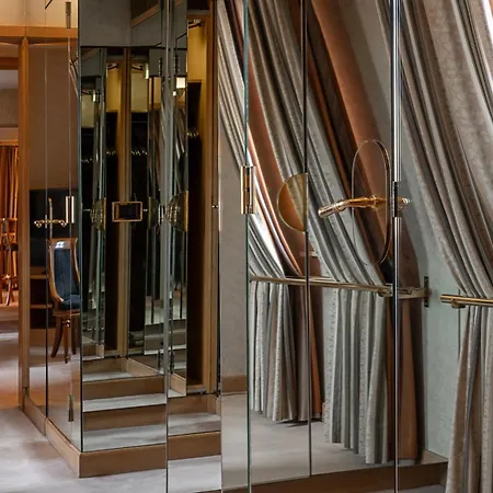 Warwick Grand-place Hotel 4*
