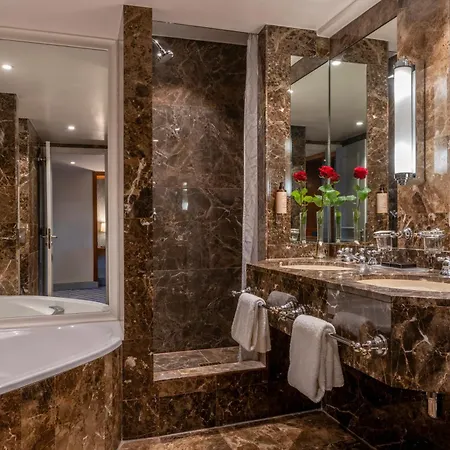 Hotel Warwick Grand-place 4*