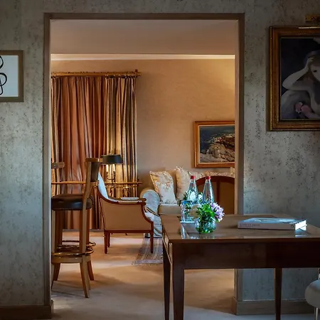 Hotel Warwick Grand-place 4*