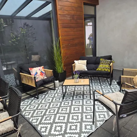 Kweni House Villa