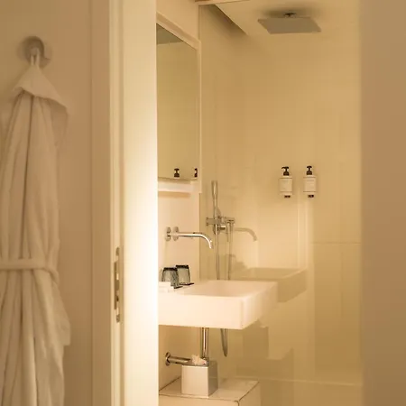 9hotel Sablon