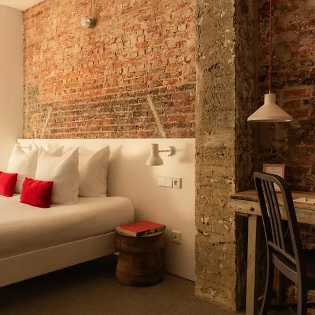 9hotel Hotell