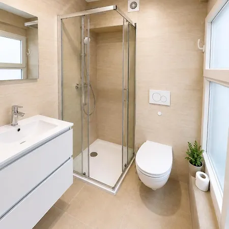 Centerstay