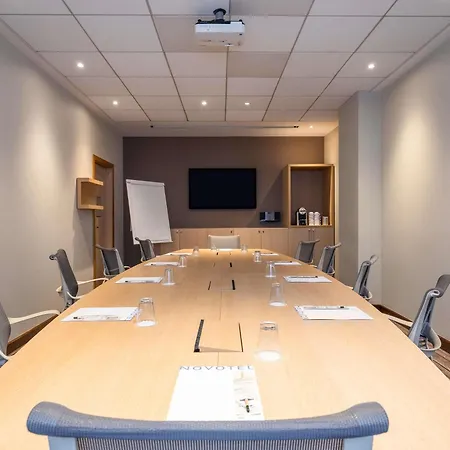 Novotel Centre Hotel 4*