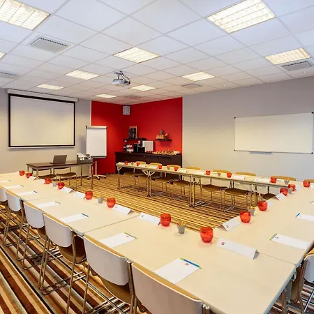 מלון Ibis Centre 3*