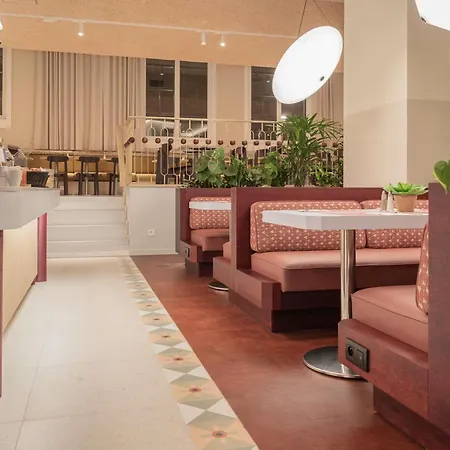 Novotel Off Grand Place Hotel