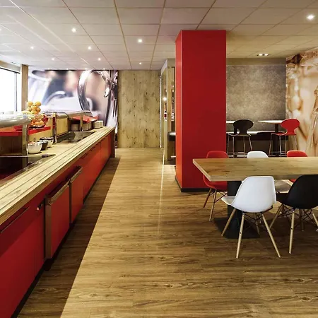 מלון Ibis Centre 3*