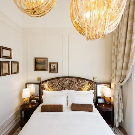 Fleur De Ville Hotel