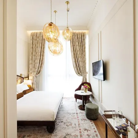 Fleur De Ville Hotel
