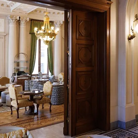 Hotel Fleur De Ville 4*