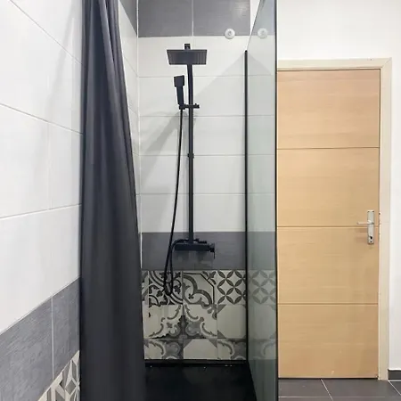 Apartment Modern In Molenbeek-saint-jean / 77 M² / Parking Brüssel