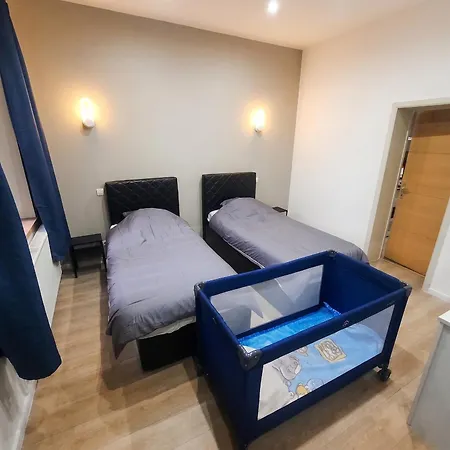 Modern In Molenbeek-saint-jean / 77 M² / Parking Apartment