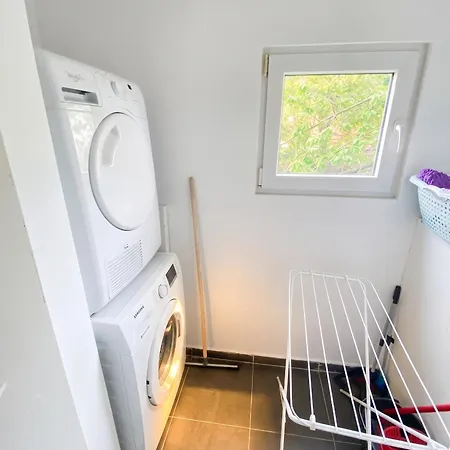 Modern In Molenbeek-saint-jean / 77 M² / Parking Apartment Brüssel