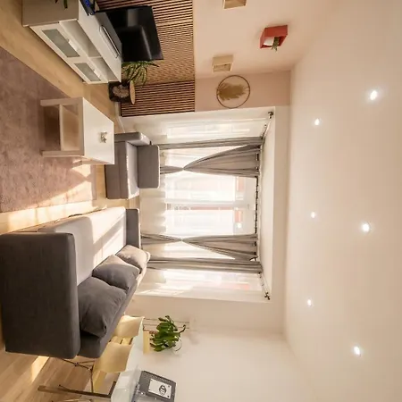 Apartment Modern In Molenbeek-saint-jean / 77 M² / Parking *