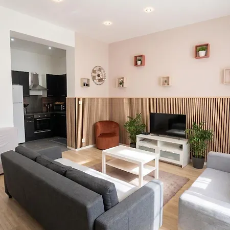 Modern In Molenbeek-saint-jean / 77 M² / Parking Apartment Brüssel