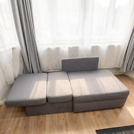 Modern In Molenbeek-saint-jean / 77 M² / Parking Brüssel