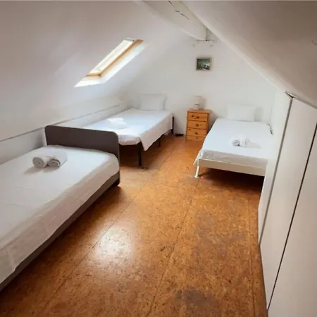 European District Thirteen Appartement