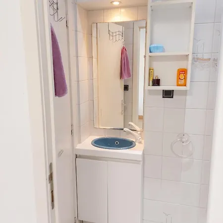 アパート Charming In Haren, - 40 Sqm Of Comfort ブリュッセル