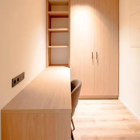 Hotel apartamentowy At 3*