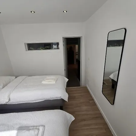 Plantin 4 Apartment