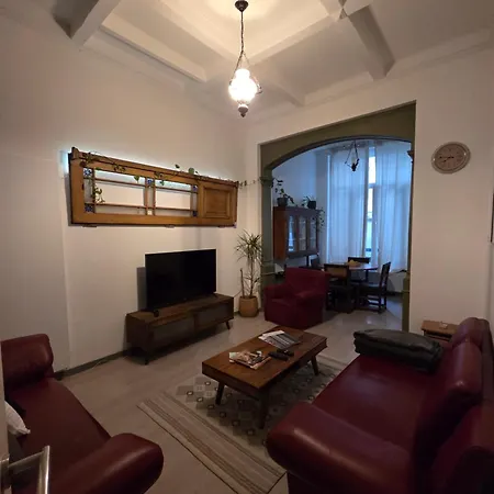 P60 Character & Comfort In 1000 Apartment *