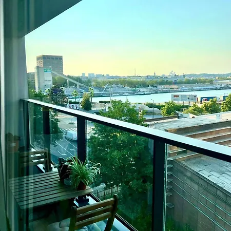 Family-friendly Steps From Atomium - Center 6 Min