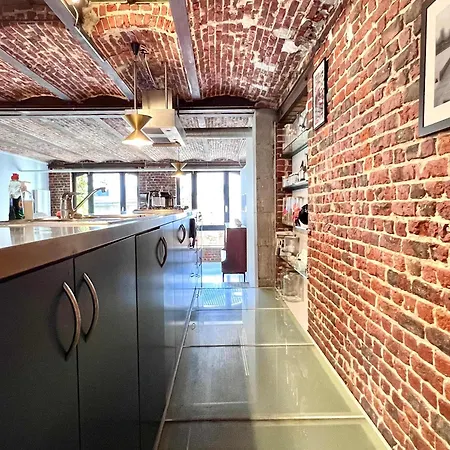 Beautiful Lovely Loft For 3 People From 3 Min To Manneken Pis 브뤼셀