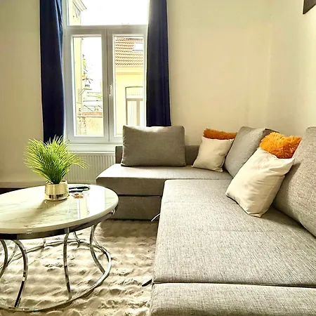 Lovely And Cosy 7 Min From Gare Du Midi For 3-4 People 아파트 *