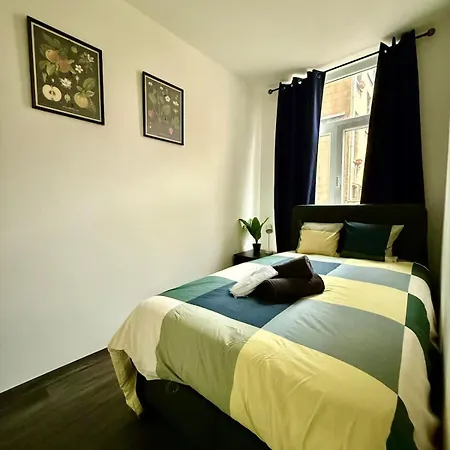 아파트 Lovely And Cosy 7 Min From Gare Du Midi For 3-4 People 브뤼셀