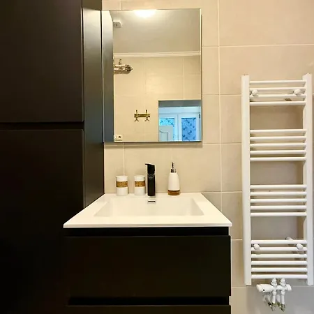 Lovely And Cosy 7 Min From Gare Du Midi For 3-4 People 아파트 브뤼셀