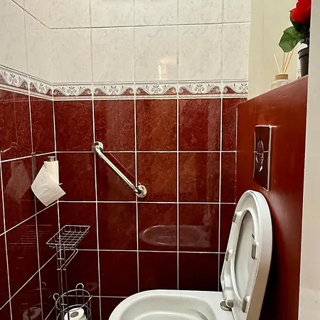 아파트 Lovely And Cosy 7 Min From Gare Du Midi For 3-4 People *