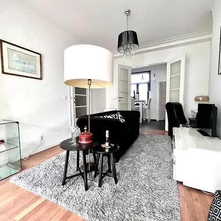 Lovely & Chic Haven In The Heart Close To Center For 2 With Balcony 브뤼셀