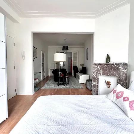Lovely & Chic Haven In The Heart Close To Center For 2 With Balcony * 브뤼셀