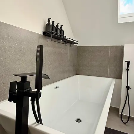 아파트 Jolie & Doux Petit Nid Perche Avec Vue Magique Sur La For 2