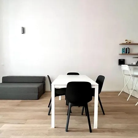 Bright Comfortable Loft In For 4 아파트 *